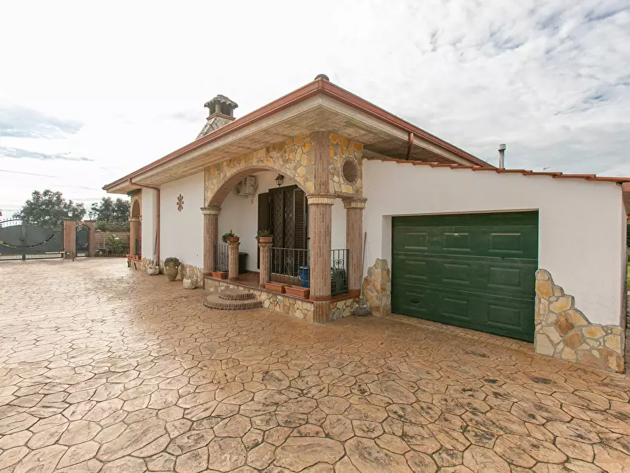 Immagine 37 di Villa in vendita  in via stromboli 8 a Aprilia