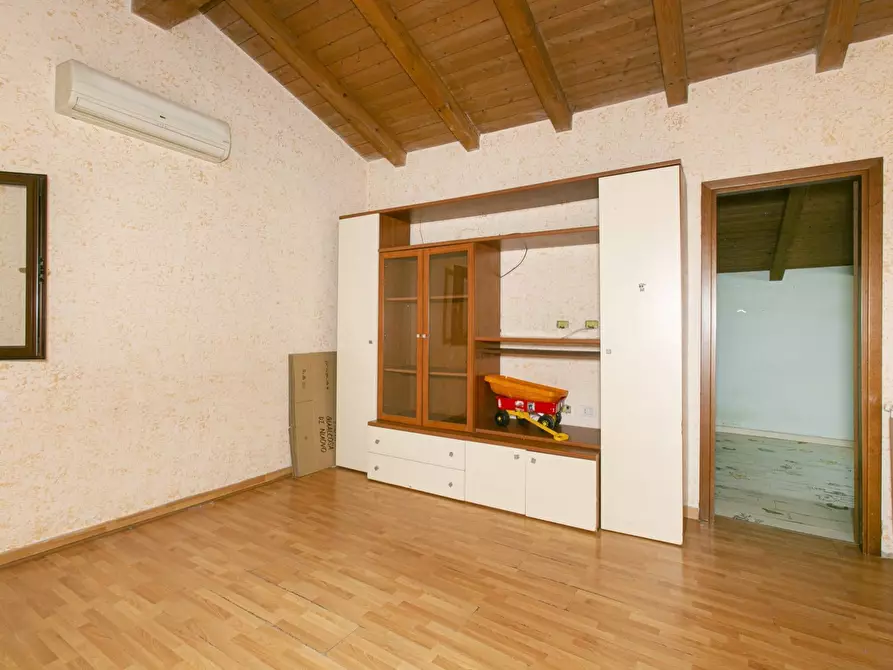 Immagine 6 di Villa in vendita  in strada vicinale della macina 14 a Genzano Di Roma