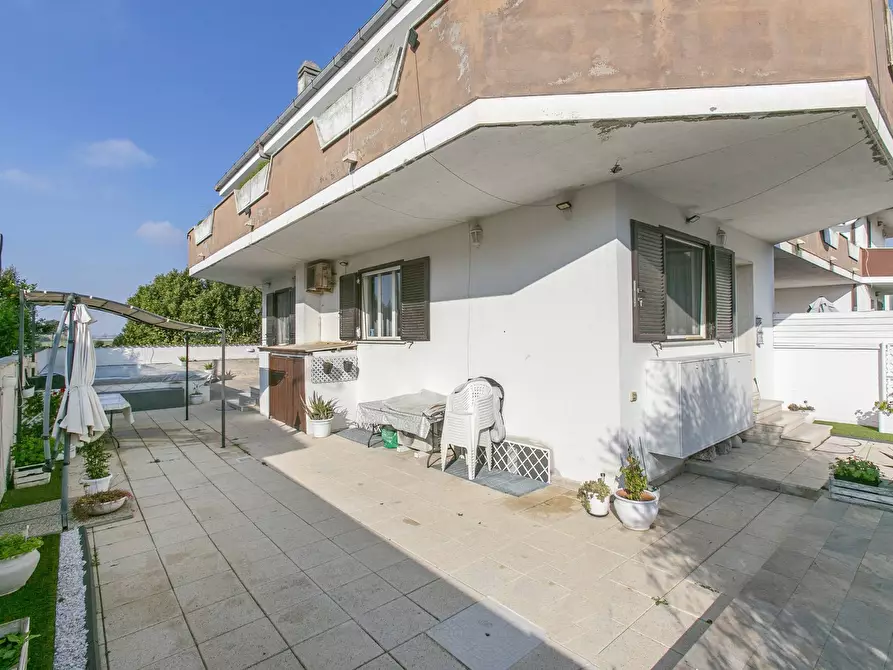Immagine 8 di Casa semindipendente in vendita  in via Altofonte 8 a Pomezia