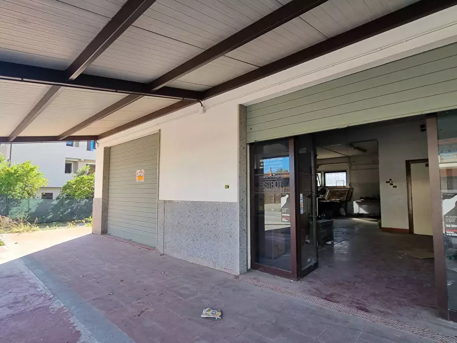 Immagine 2 di Locale commerciale in affitto  in Via Ticino 43 a Ardea
