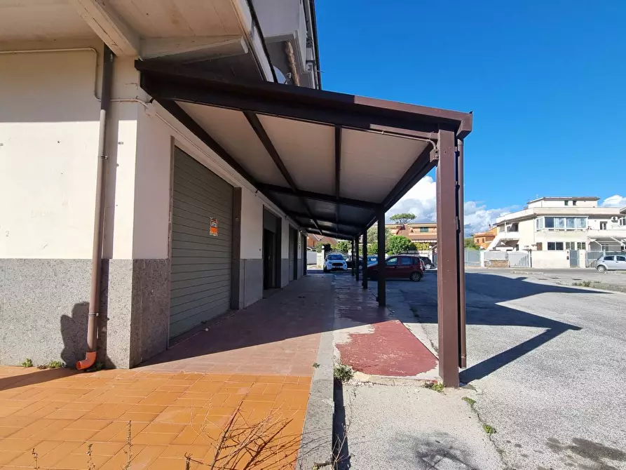 Immagine 3 di Locale commerciale in affitto  in Via Ticino 43 a Ardea