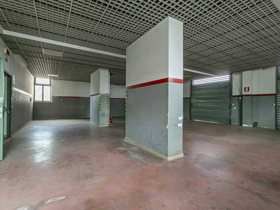 Immagine 14 di Locale commerciale in vendita  in Via Pontina a Aprilia