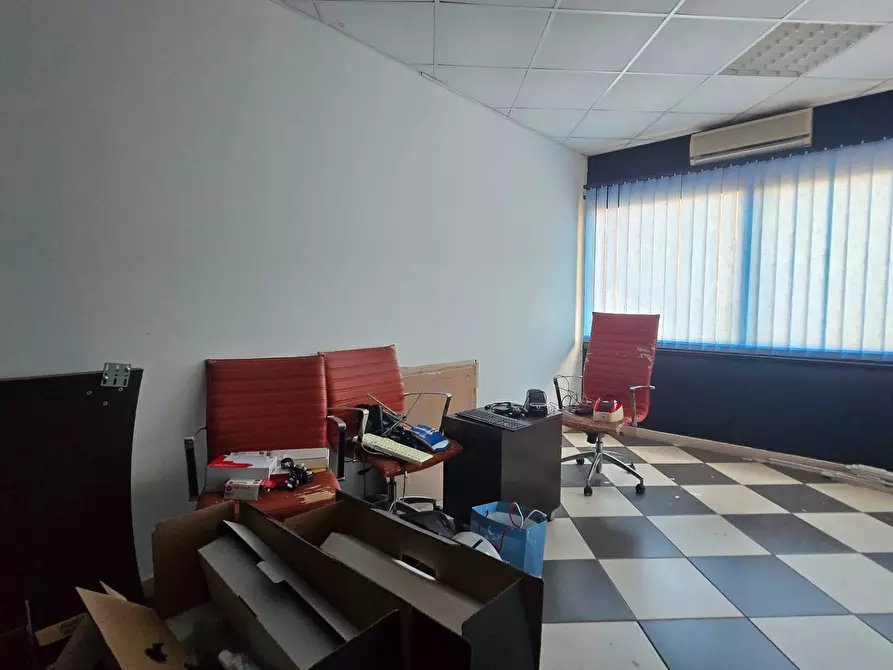 Immagine 2 di Ufficio in affitto  in Via De La Comunella 188-200 a Roma