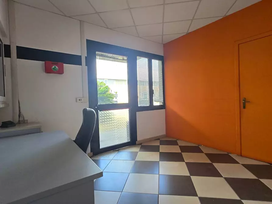 Immagine 19 di Ufficio in affitto  in Via De La Comunella 188-200 a Roma
