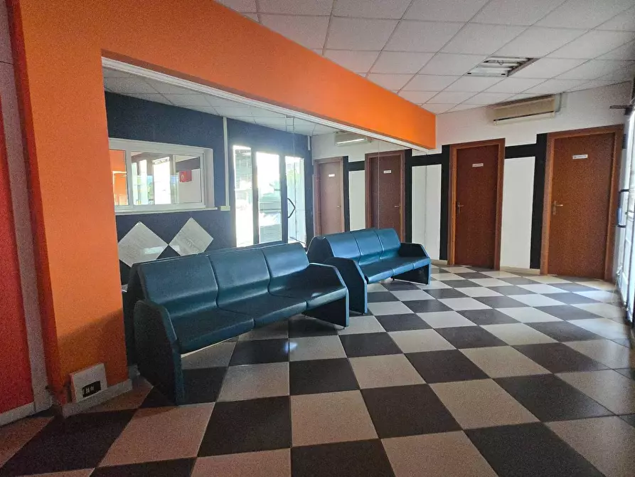 Immagine 21 di Ufficio in affitto  in Via De La Comunella 188-200 a Roma