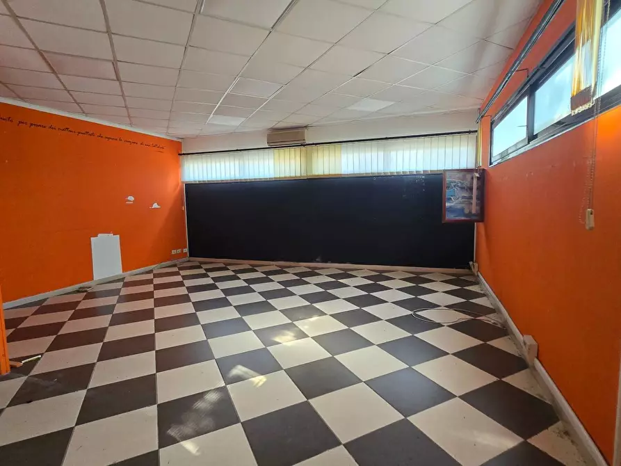Immagine 25 di Ufficio in affitto  in Via De La Comunella 188-200 a Roma