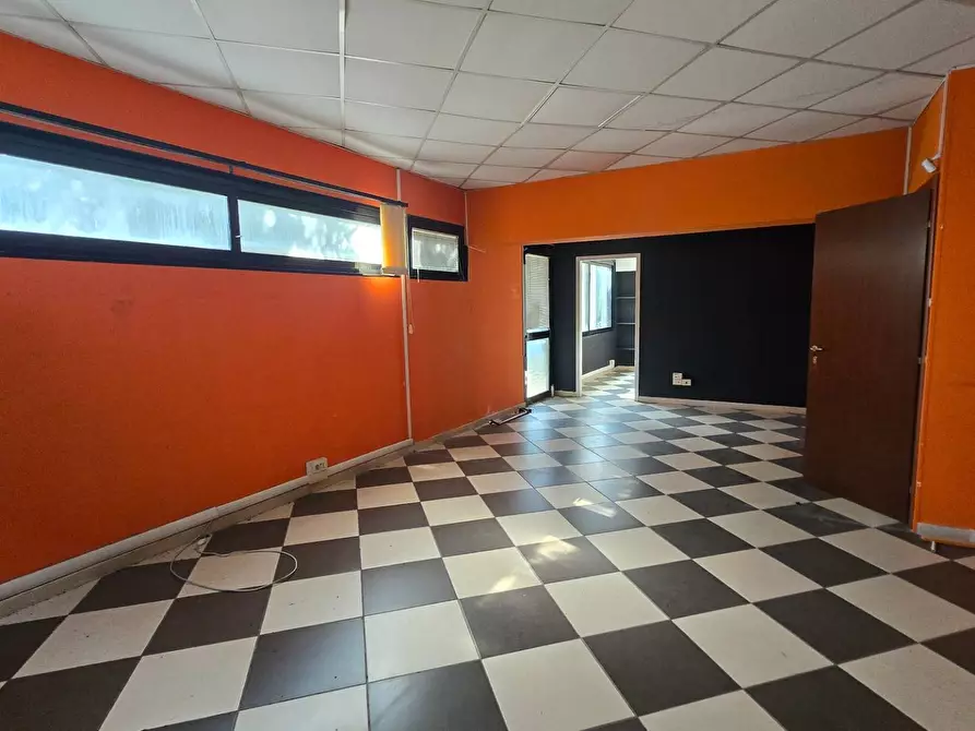 Immagine 26 di Ufficio in affitto  in Via De La Comunella 188-200 a Roma