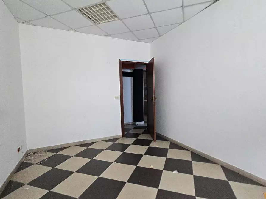 Immagine 28 di Ufficio in affitto  in Via De La Comunella 188-200 a Roma