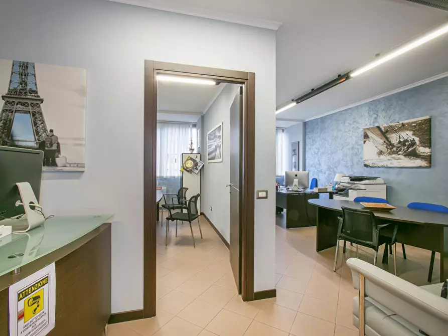 Immagine 8 di Ufficio in vendita  in Via del Mare 2D a Pomezia