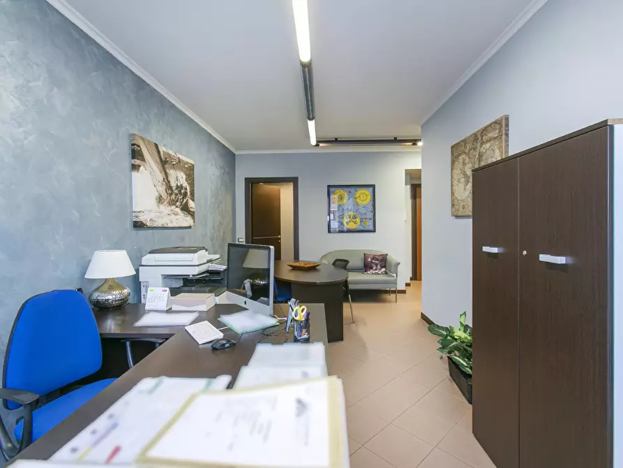 Immagine 14 di Ufficio in vendita  in Via del Mare 2D a Pomezia