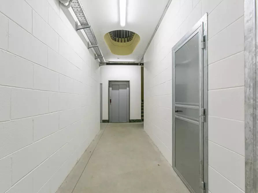 Immagine 11 di Appartamento in vendita  in Via Tiberio a Aprilia