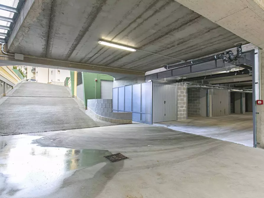 Immagine 15 di Appartamento in vendita  in Via Tiberio a Aprilia