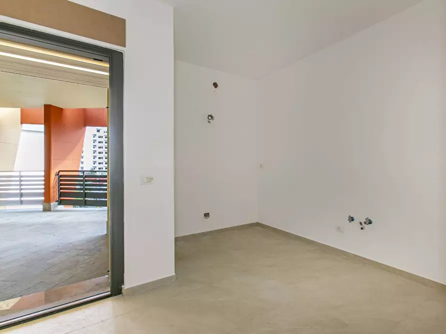 Immagine 21 di Appartamento in vendita  in Via Tiberio a Aprilia
