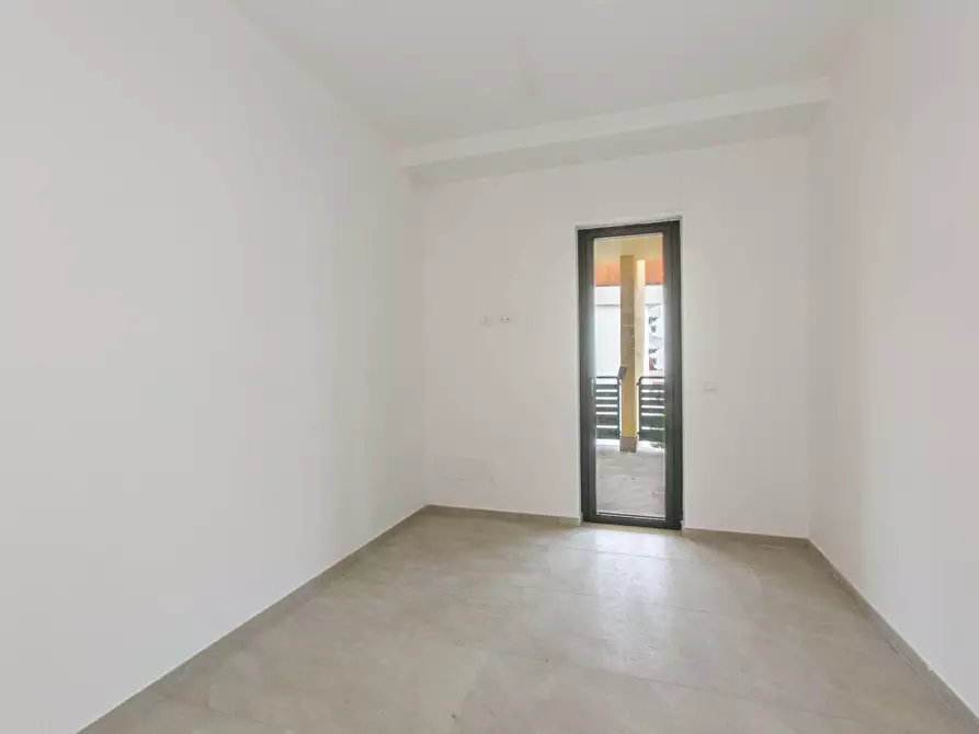 Immagine 25 di Appartamento in vendita  in Via Tiberio a Aprilia