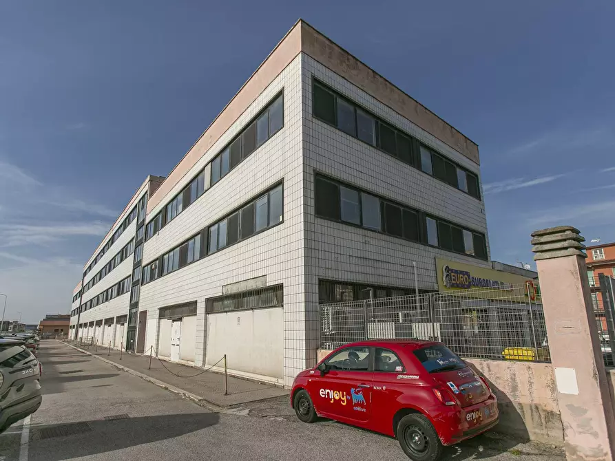 Immagine 5 di Ufficio in vendita  in Via Castelli Romani 41 a Pomezia