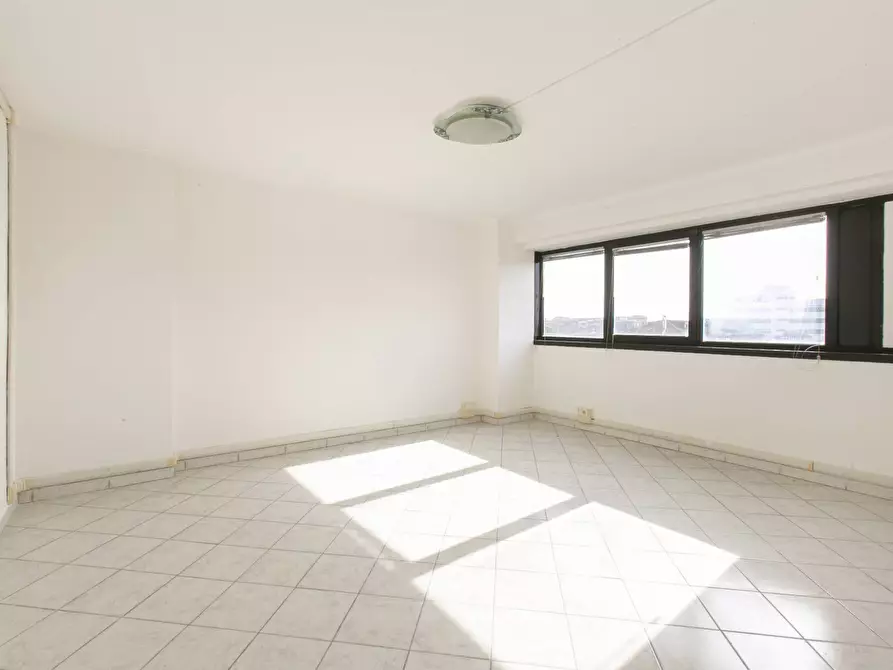 Immagine 9 di Ufficio in vendita  in Via Castelli Romani 41 a Pomezia