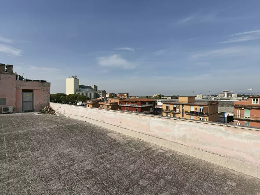 Immagine 6 di Ufficio in vendita  in Via Castelli Romani 41 a Pomezia
