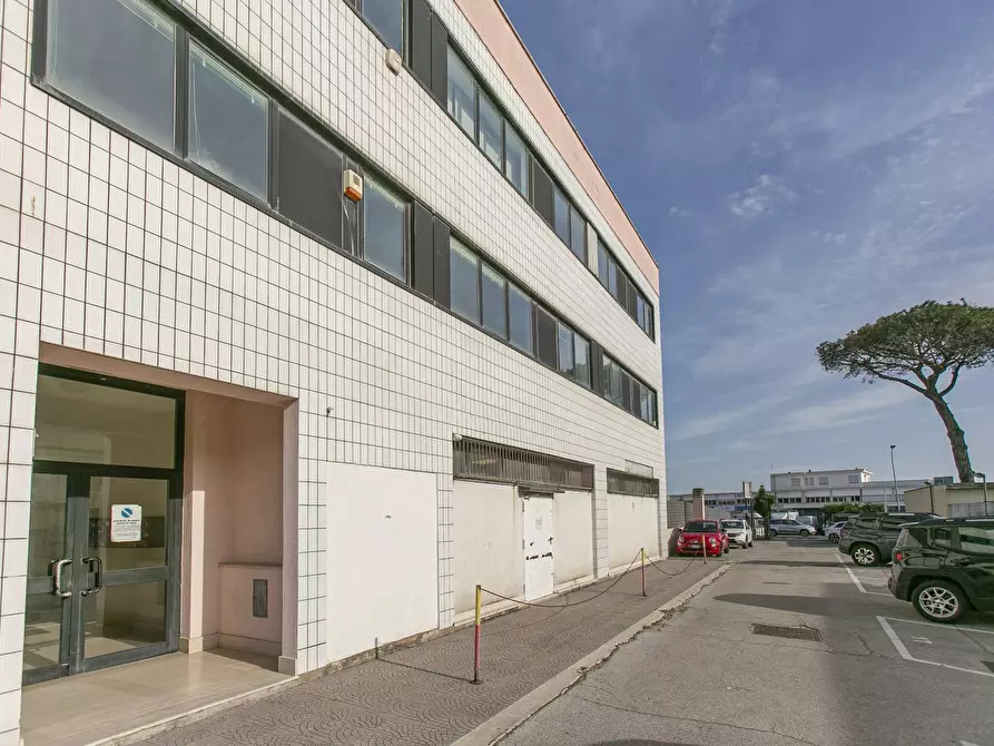 Immagine 7 di Ufficio in vendita  in Via Castelli Romani 41 a Pomezia