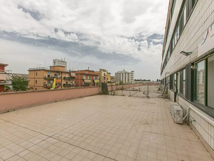Immagine 16 di Ufficio in vendita  in Via Castelli Romani 41 a Pomezia