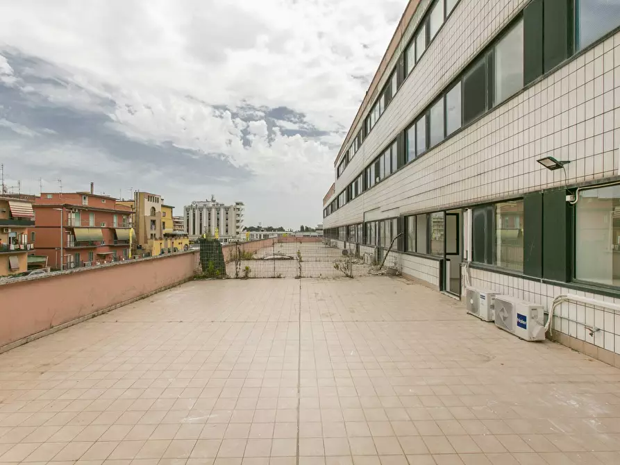 Immagine 18 di Ufficio in vendita  in Via Castelli Romani 41 a Pomezia