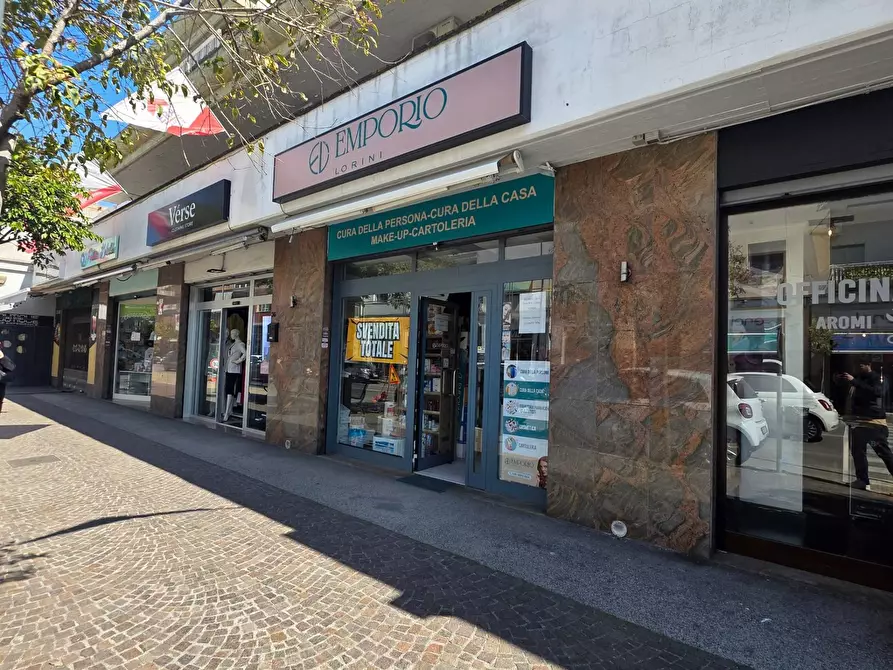 Immagine 14 di Negozio in affitto  in Via Roma 34 a Pomezia
