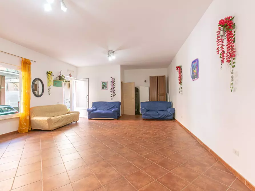 Immagine 9 di Attività commerciale in affitto  in via lavinia 20 a Ardea