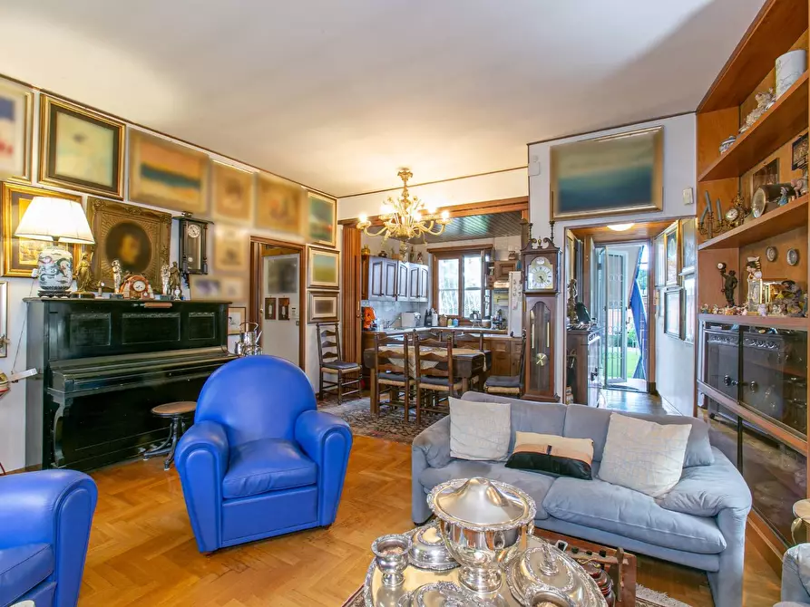 Immagine 8 di Appartamento in vendita  in Largo Nearco 5 a Roma