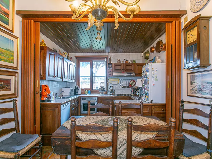 Immagine 10 di Appartamento in vendita  in Largo Nearco 5 a Roma