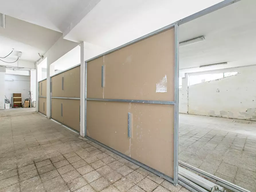 Immagine 7 di Magazzino in affitto  in Via Fratelli Bandiera 2 a Pomezia