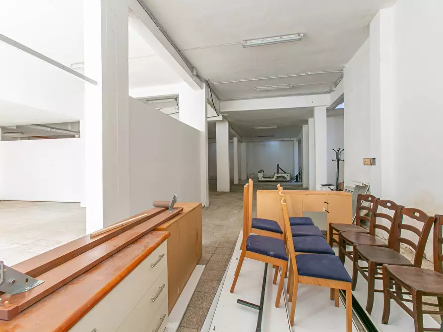 Immagine 15 di Magazzino in affitto  in Via Fratelli Bandiera 2 a Pomezia
