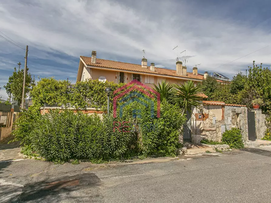 Immagine 2 di Villetta a schiera in vendita  in Via Coghinas 62 a Ardea