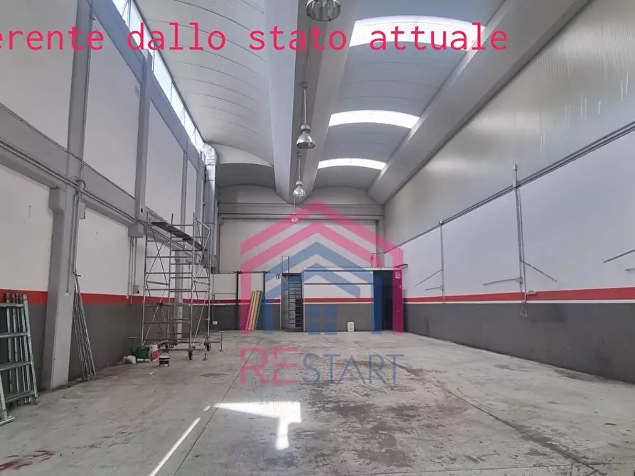 Immagine 10 di Capannone industriale in affitto  in Via dei Castelli Romani 54 a Pomezia