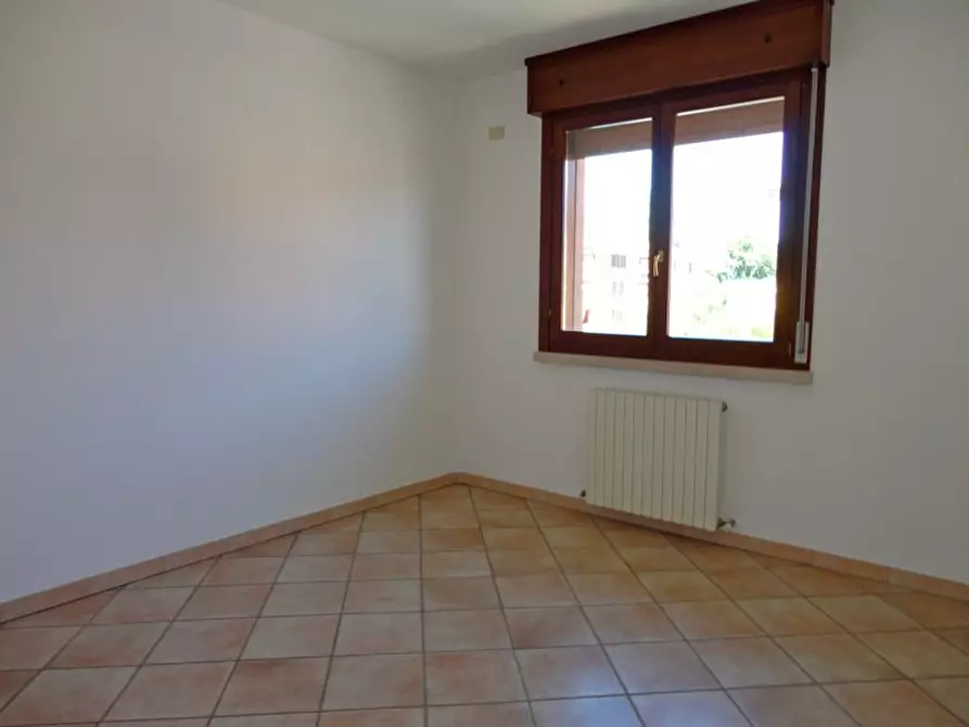 Immagine 10 di Appartamento in affitto  in Via Mario Cavallari a Ferrara