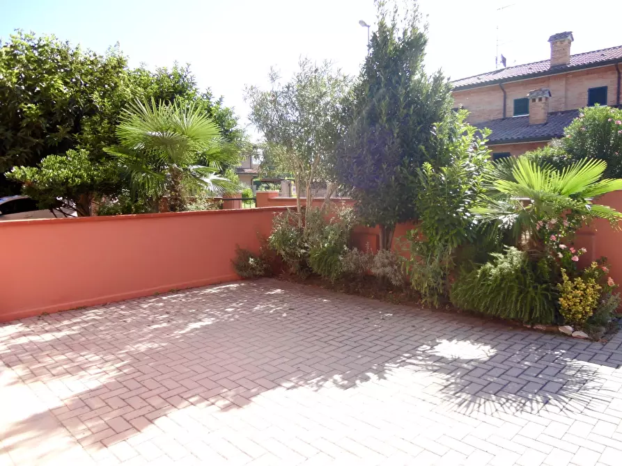 Immagine 11 di Appartamento in affitto  in Via Viola Liuzzo a Ferrara