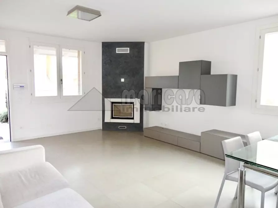 Immagine 2 di Villetta a schiera in affitto  in via Madonna Boschi a Vigarano Mainarda