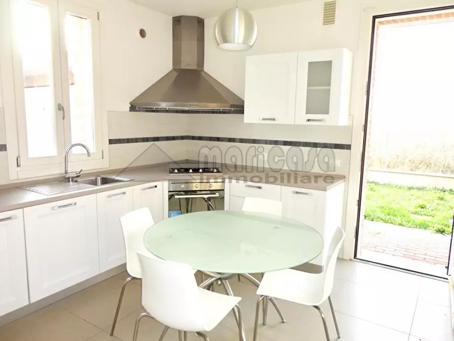 Immagine 5 di Villetta a schiera in affitto  in via Madonna Boschi a Vigarano Mainarda