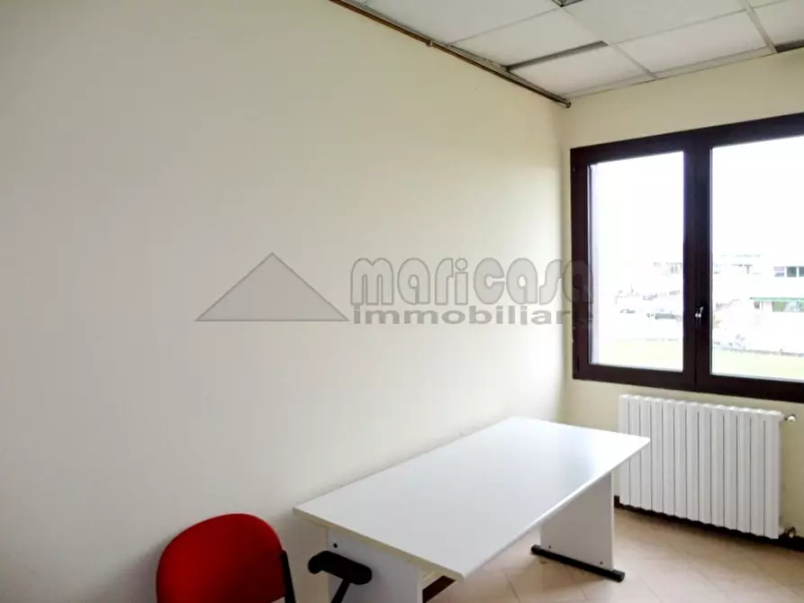 Immagine 8 di Ufficio in affitto  in Via Maria Majocchi Plattis a Ferrara