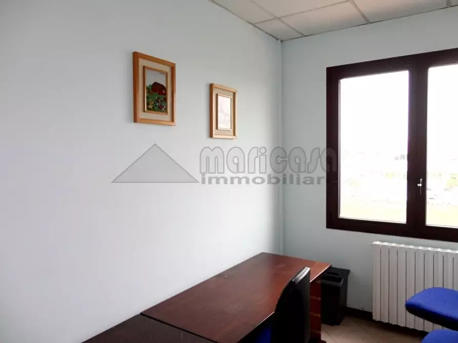 Immagine 4 di Ufficio in affitto  in Via Maria Majocchi Plattis a Ferrara