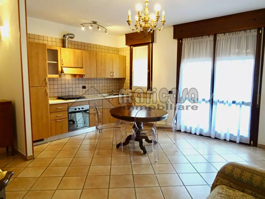 Immagine 3 di Appartamento in affitto  in via Rossellini a Ferrara