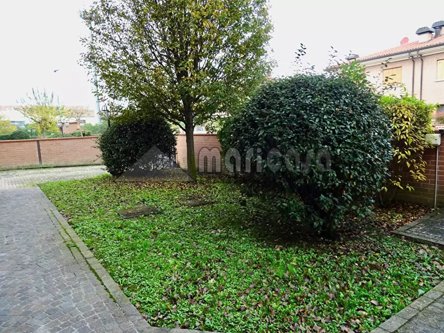 Immagine 27 di Appartamento in affitto  in via Rossellini a Ferrara