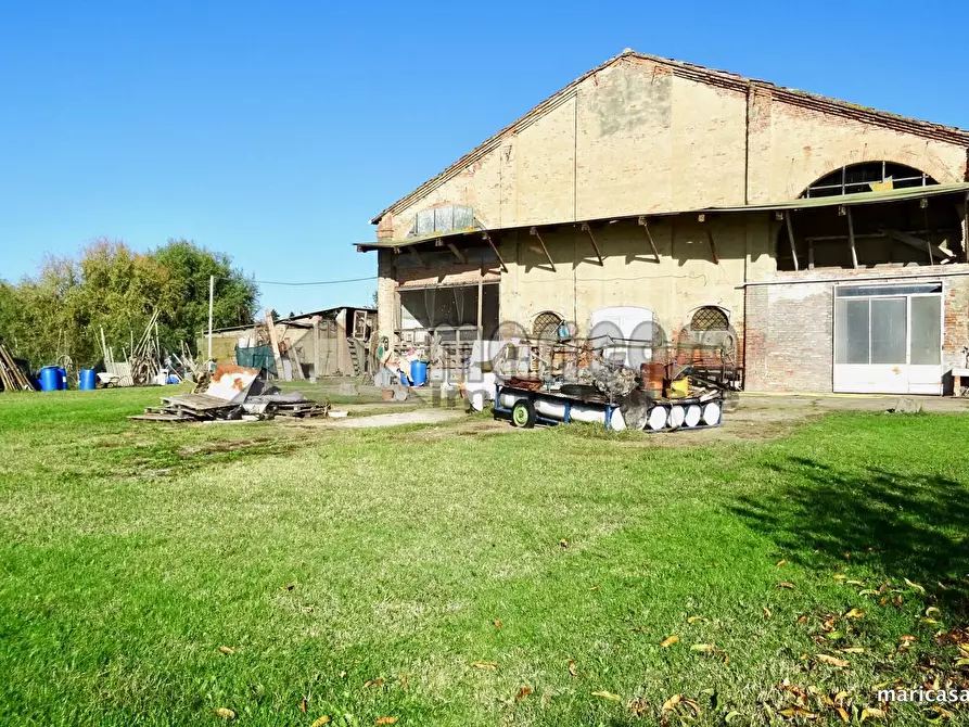 Immagine 8 di Rustico / casale in vendita  in via Rocca a Ferrara