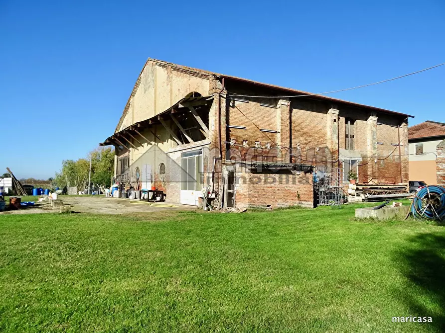 Immagine 3 di Rustico / casale in vendita  in via Rocca a Ferrara