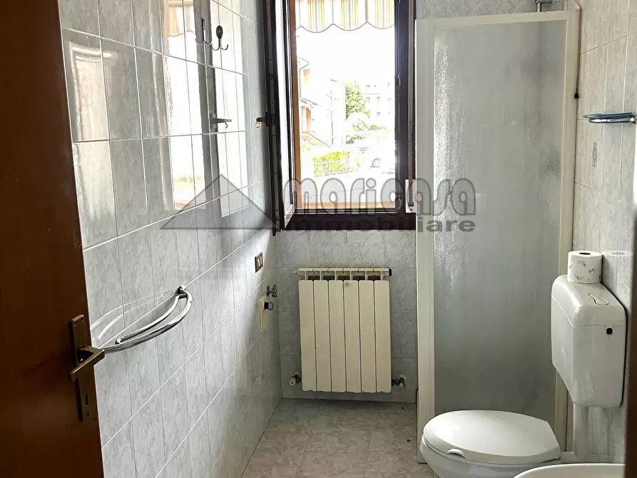 Immagine 10 di Appartamento in vendita  in via Savonarola a Occhiobello