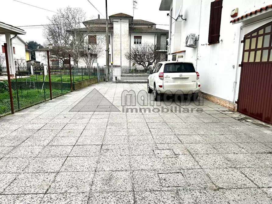 Immagine 35 di Villa in vendita  in via Primo Maggio a Codigoro