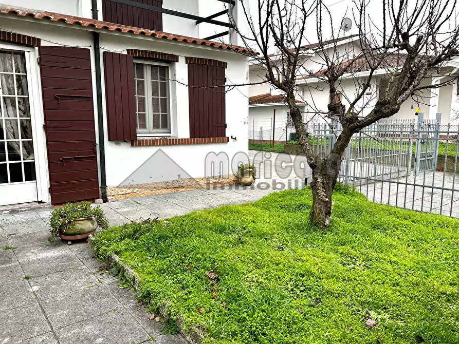 Immagine 42 di Villa in vendita  in via Primo Maggio a Codigoro