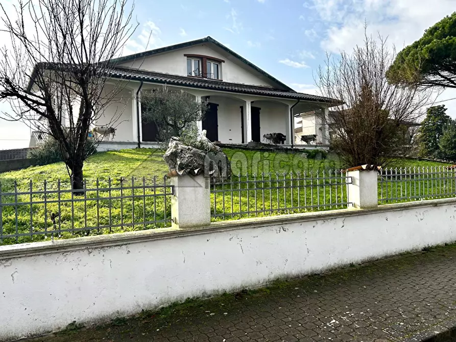 Immagine 45 di Villa in vendita  in via Primo Maggio a Codigoro