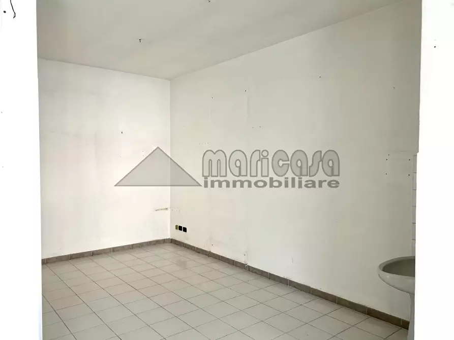 Immagine 9 di Locale commerciale in vendita  in via Puccini a Codigoro