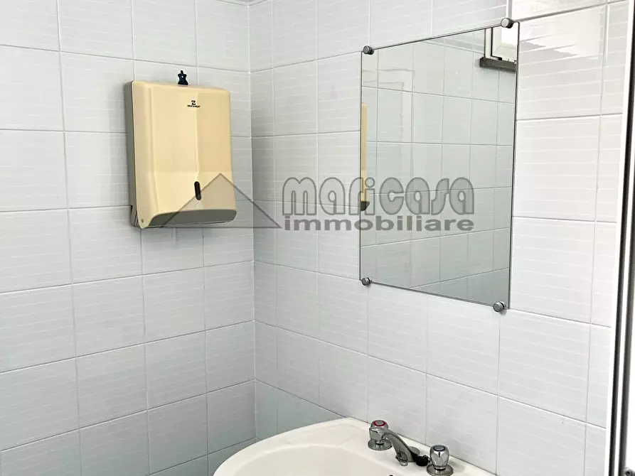 Immagine 11 di Locale commerciale in vendita  in via Puccini a Codigoro