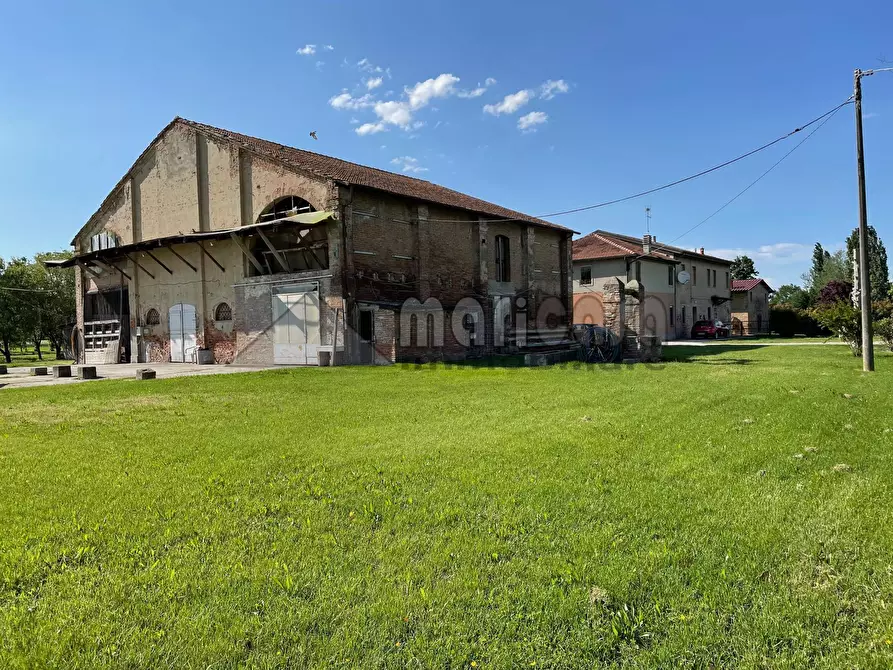 Immagine 15 di Rustico / casale in vendita  in via Rocca Marrara a Ferrara