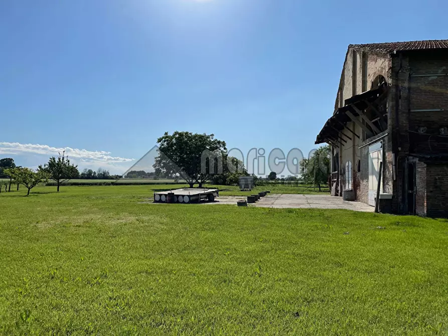 Immagine 9 di Rustico / casale in vendita  in via Rocca Marrara a Ferrara